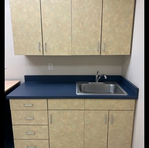 More Photos Of 70-84 Remick Blvd, Springboro Office For Sale