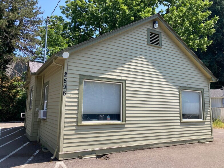 More Photos Of 2586 12th Pl SE, Salem Medical For Sale