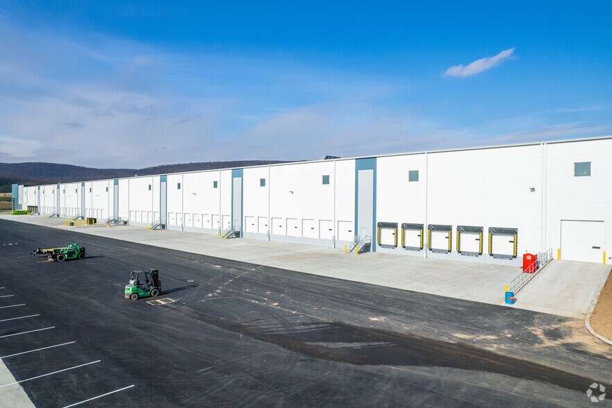 More Photos Of 3501 Mountain Rd, Hamburg Distribution For Lease