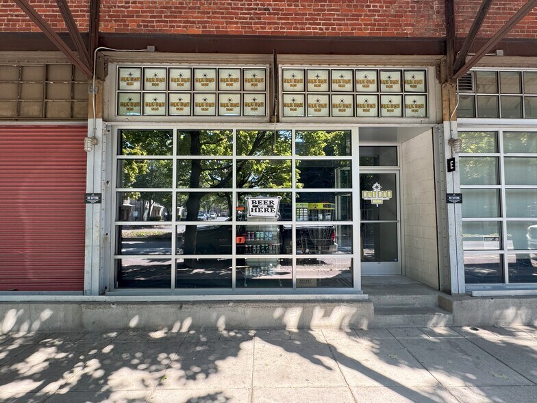 More Photos Of 600 NW Naito Pkwy, Portland General Retail For Sale