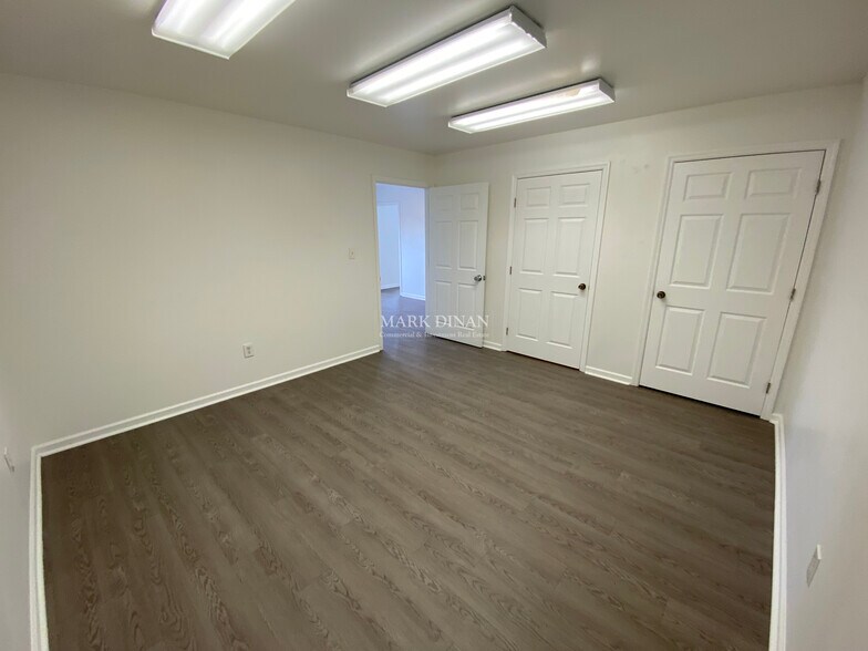 More Photos Of 1334 1st St N, Alabaster General Retail For Lease