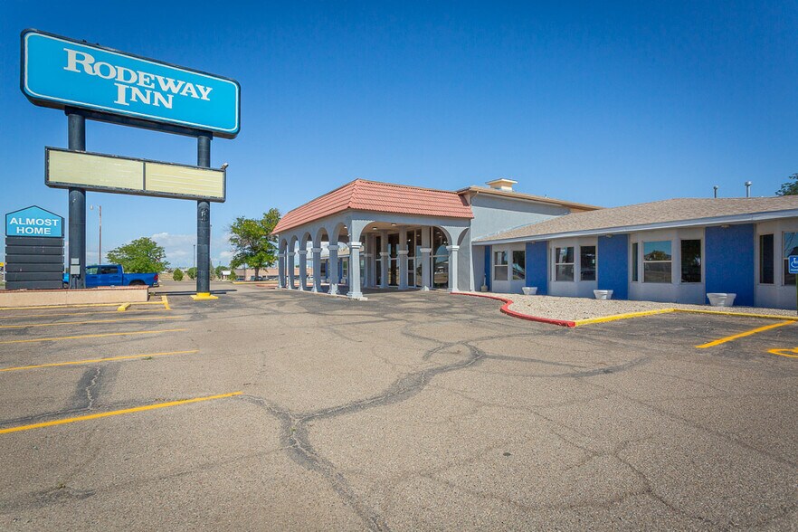 More Photos Of 2803 W 2nd St, Roswell Hotel For Sale