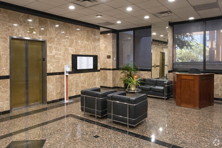 More Photos Of 3000 Weslayan St, Houston Office For Sale