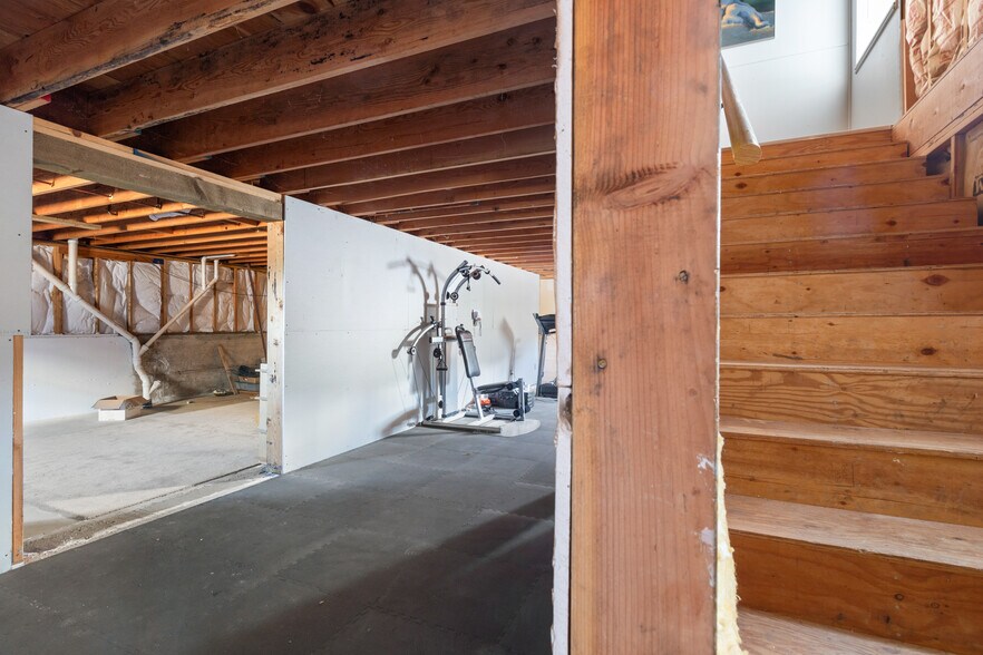 More Photos Of 5565 NE Stephens St, Winchester Auto Repair For Sale