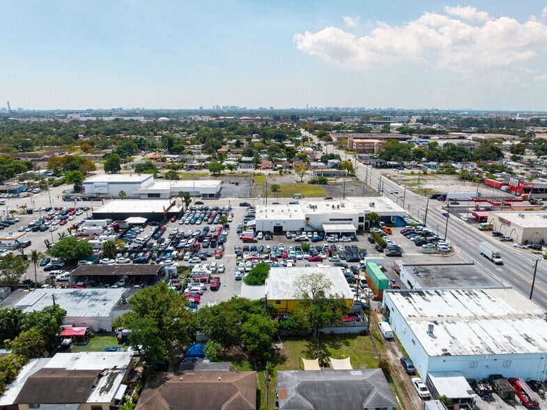 More Photos Of 3199 NW 36th St, Miami Auto Dealership For Lease