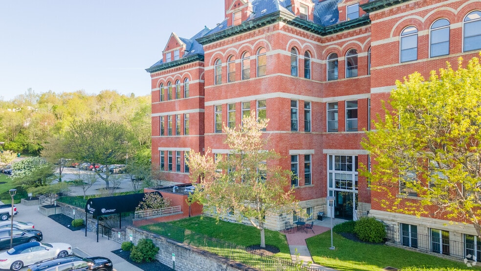 More Photos Of 455 Delta Ave, Cincinnati Loft Creative Space For Lease