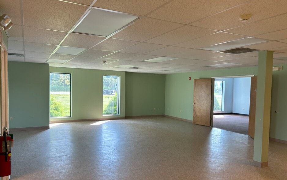 More Photos Of 7453 Morgan Rd, Liverpool Healthcare For Sale