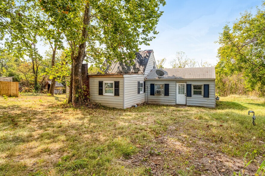 More Photos Of 6796 Fayette St, Haymarket Apartments For Sale