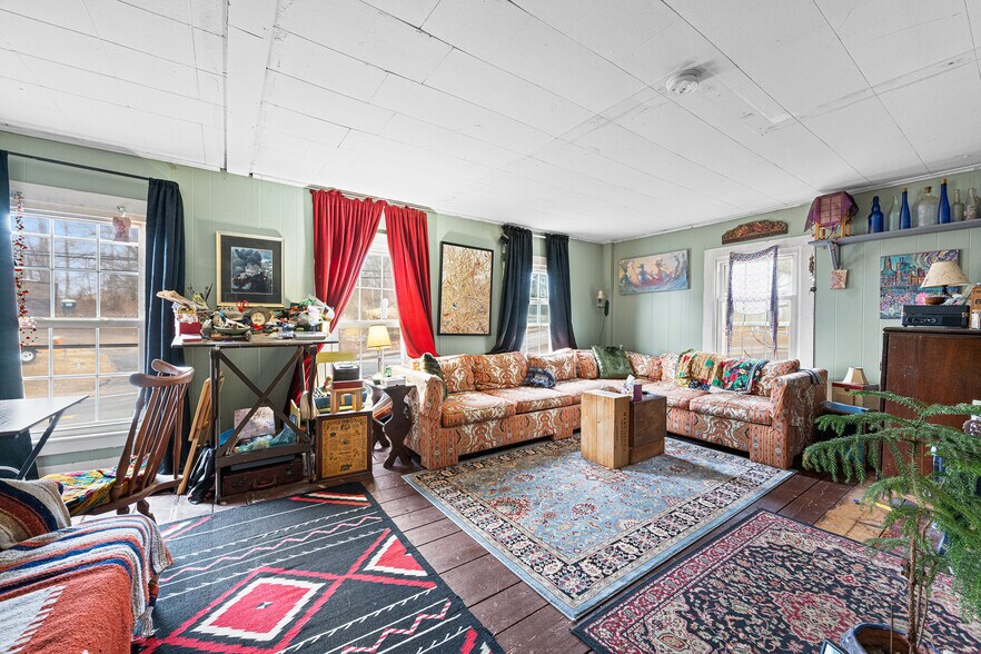 More Photos Of 2 Norwich Rd, East Haddam General Retail For Sale