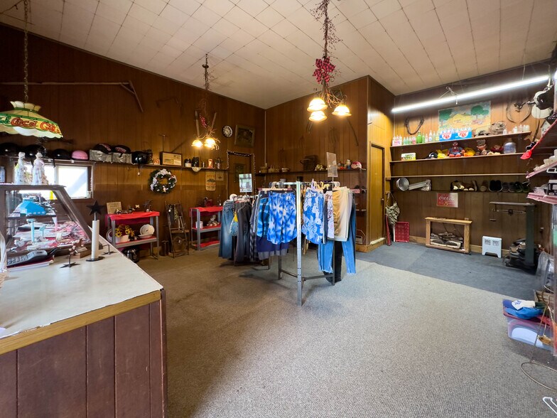 More Photos Of 31647 Charleston Rd, Leon Storefront For Sale