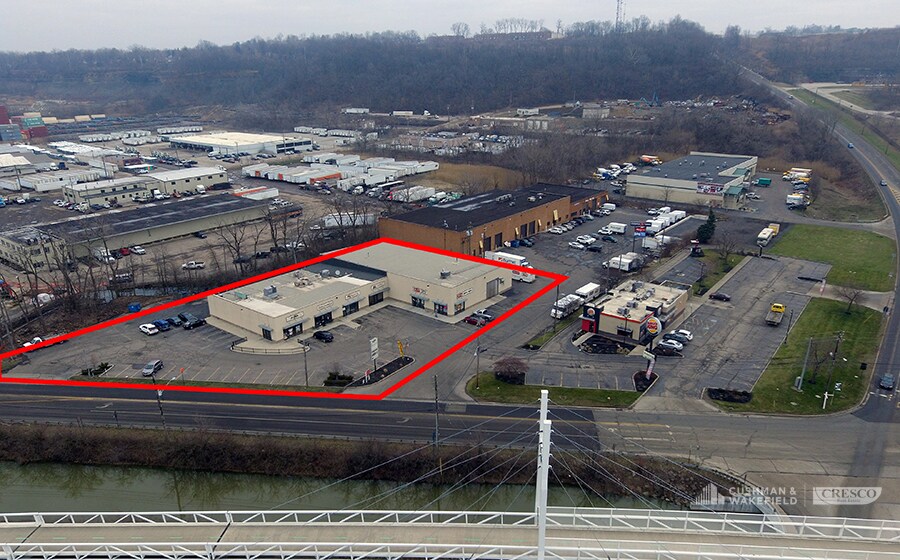 More Photos Of 5345 Canal Rd, Valley View Flex For Lease