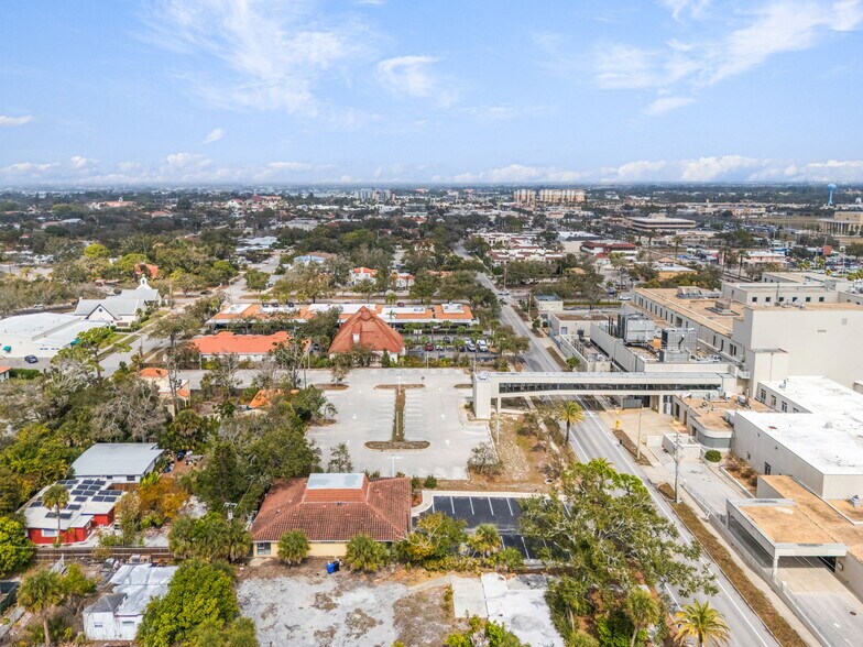 More Photos Of 540 Nokomis Ave S, Venice Medical For Lease