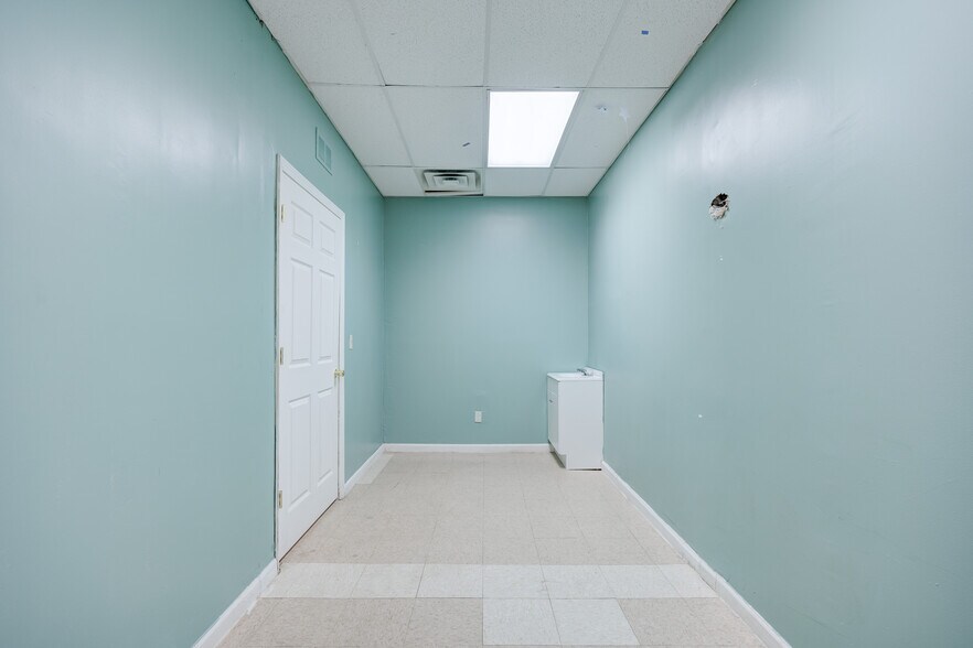 More Photos Of 19953 Conant St, Detroit Medical For Sale