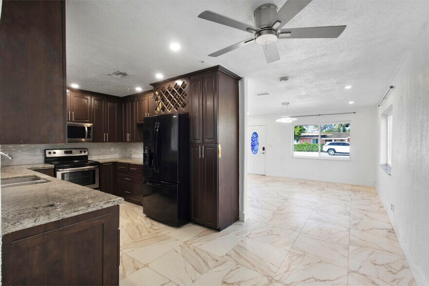 More Photos Of 1510 SW 68th Ter, North Lauderdale Healthcare For Sale