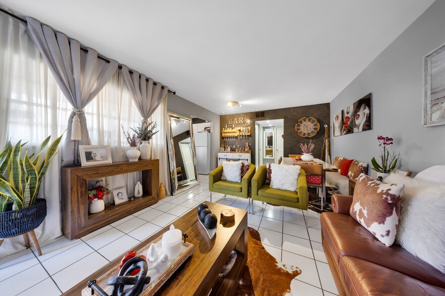 More Photos Of 569 SW 4th St, Miami Apartments For Sale