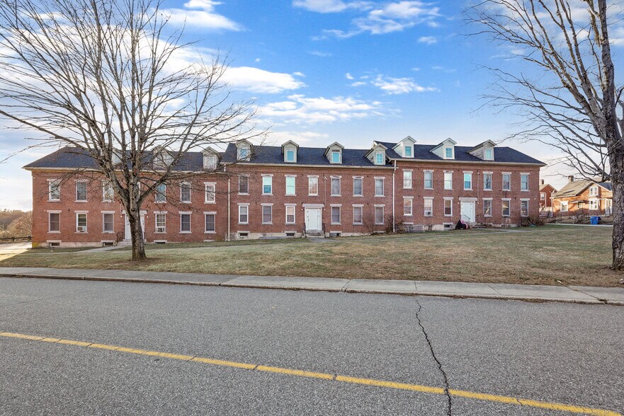 More Photos Of 29 Tiffany St, Brooklyn Apartments For Sale