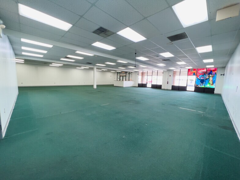 More Photos Of Rte 23 @ Rte 23 & Rte 322, New Holland Unknown For Lease