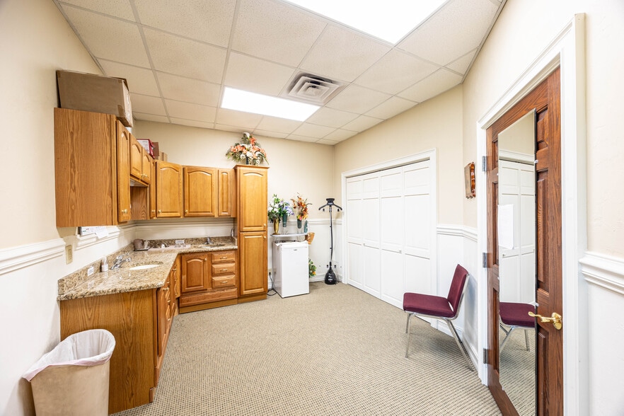 More Photos Of 5056 FL-47, Lake City Specialty For Sale