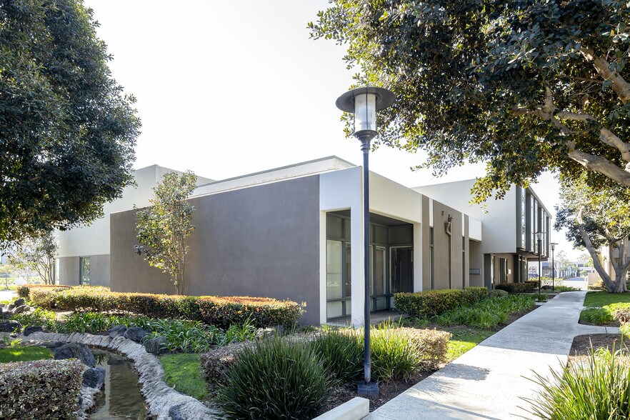 More Photos Of 4019 Westerly Pl, Newport Beach Office For Lease