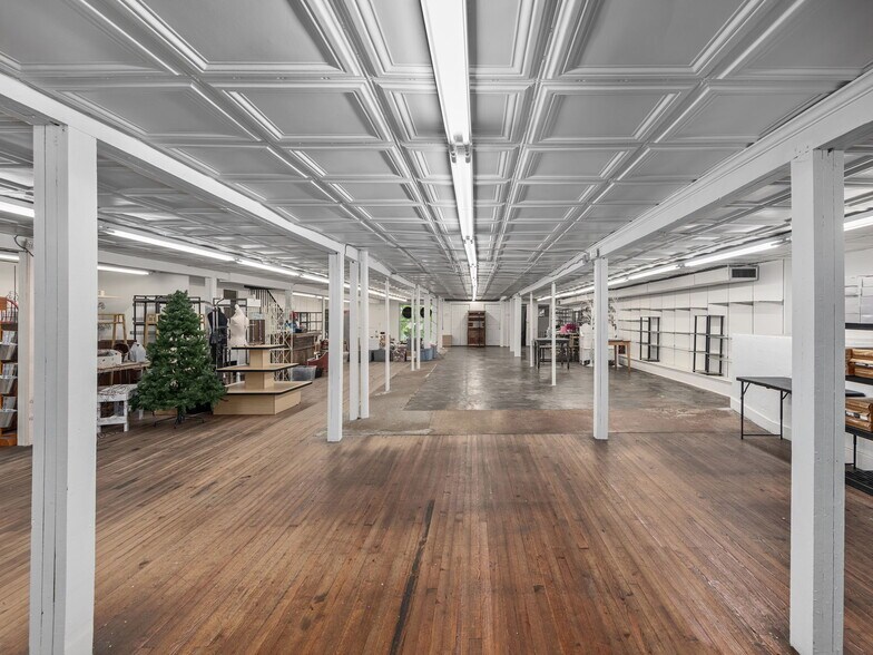More Photos Of 101 N Main St, Waynesville General Retail For Sale