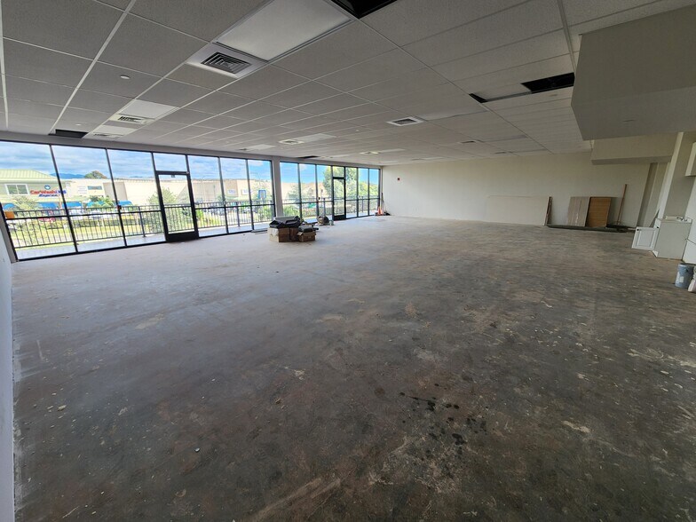 More Photos Of 94-1144 Ka Uka Blvd, Waipahu General Retail For Lease