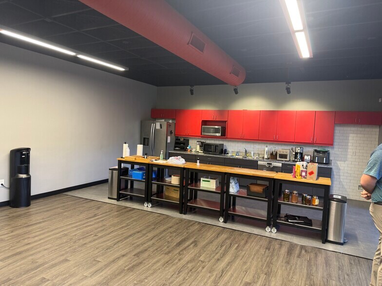 More Photos Of 1100 Satellite Blvd, Suwanee Office For Sale