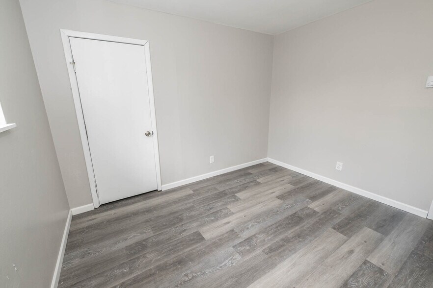 More Photos Of 1626 Linnbrook Dr, Dayton Apartments For Sale