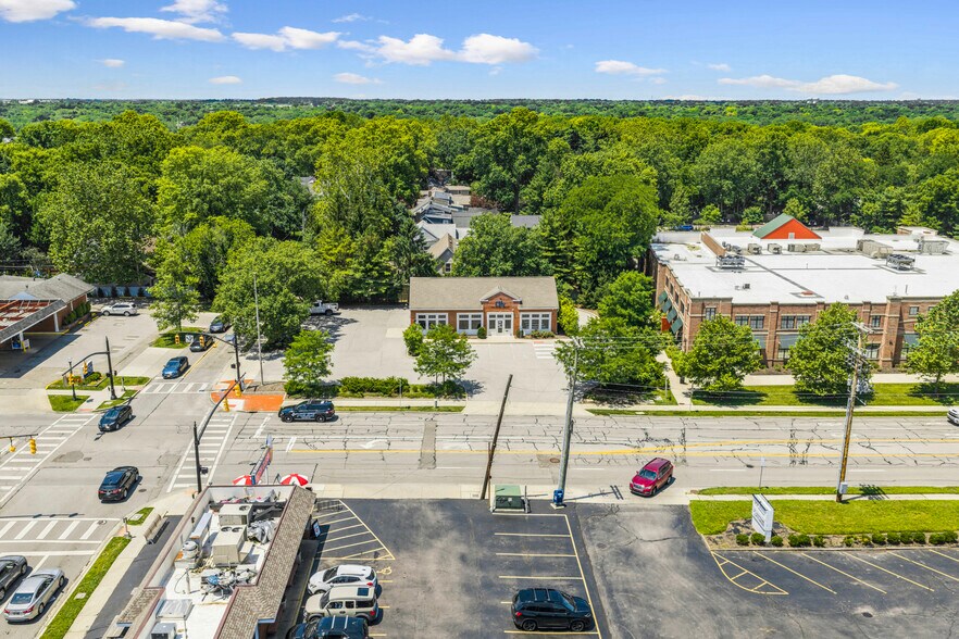 More Photos Of 923 N High St, Worthington Bank For Sale