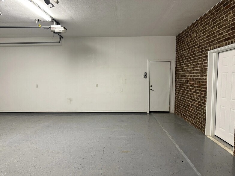 More Photos Of 1782 Key Ln, Abilene Office For Lease