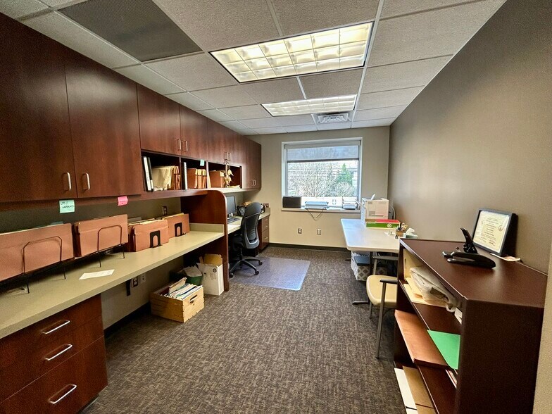 More Photos Of 26075 Woodward Ave, Huntington Woods Office For Lease