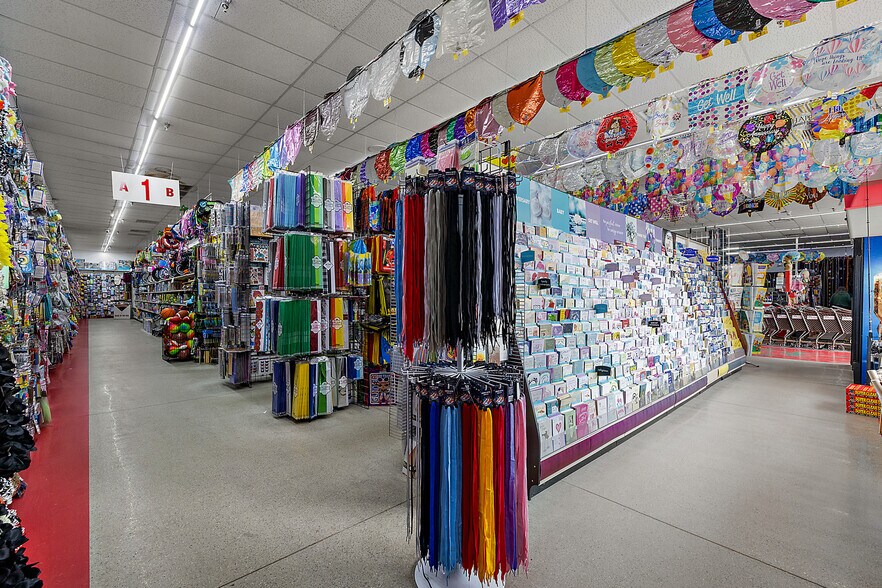 More Photos Of 2419 Lapeer Rd, Port Huron General Retail For Sale