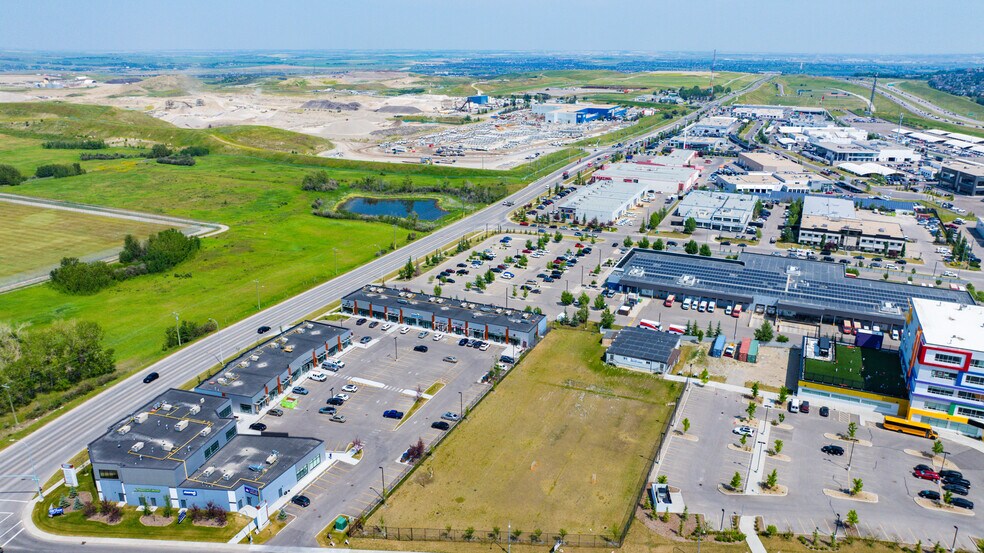 More Photos Of 2 Royal Vista Link NW, Calgary Freestanding For Sale