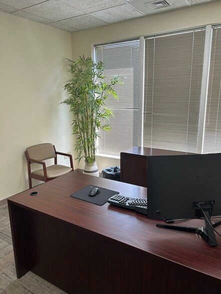 More Photos Of 101 Bradford Rd, Wexford Medical For Lease