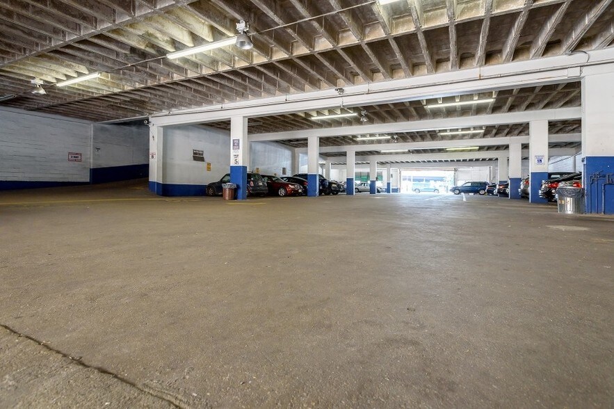 More Photos Of 310-314 Guilford Ave, Baltimore Parking Garage For Sale