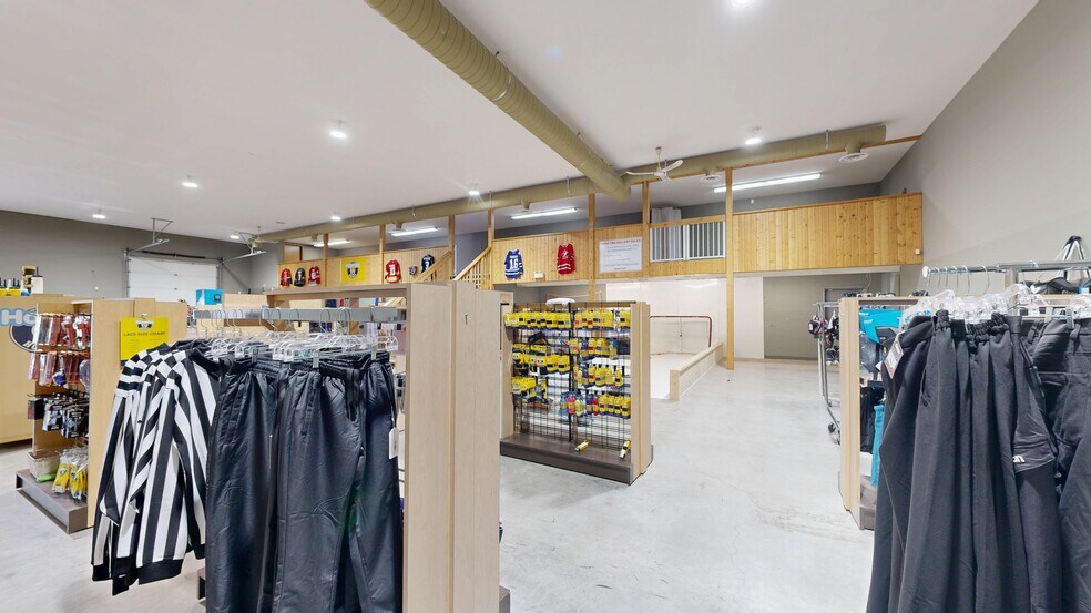 More Photos Of 4902 51 Av, Stettler Freestanding For Lease