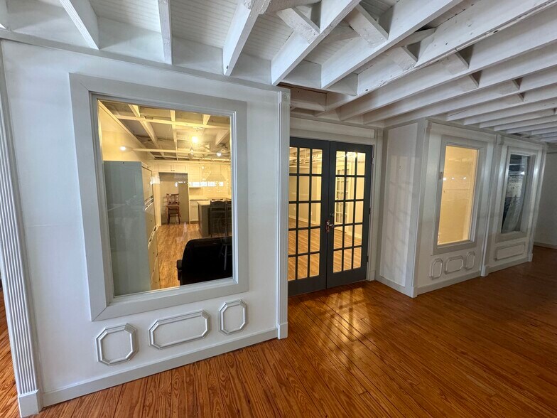 More Photos Of 118 Main St SW, Gainesville Freestanding For Lease