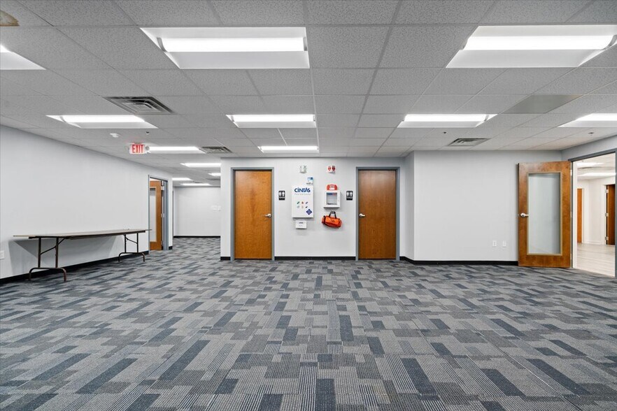 More Photos Of 201 W Carmel Dr, Carmel Theater Concert Hall For Lease