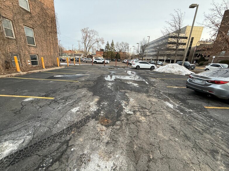 More Photos Of 1709 Shields Ave, Saint Paul Apartments For Sale