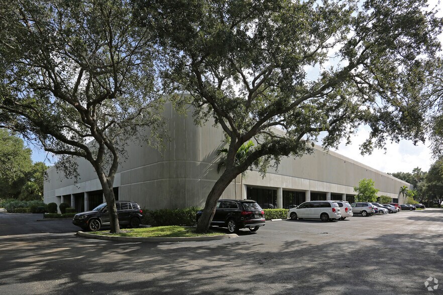 More Photos Of 6000 Park of Commerce Blvd, Boca Raton Distribution For Lease