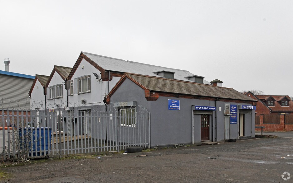 76 Graingers Ln, Cradley Heath B64 7BS Industrial For Lease