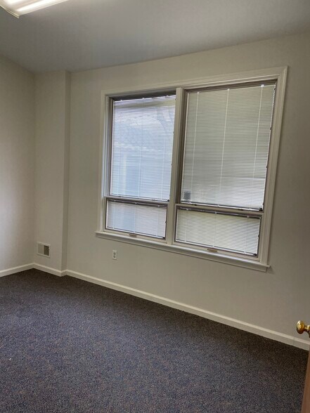 More Photos Of 252 W Swamp Rd, Doylestown Office For Lease