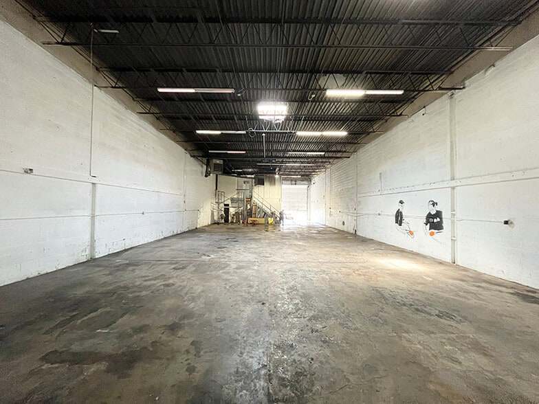 More Photos Of 5344-5352 46th Ave, Edmonston Warehouse For Lease