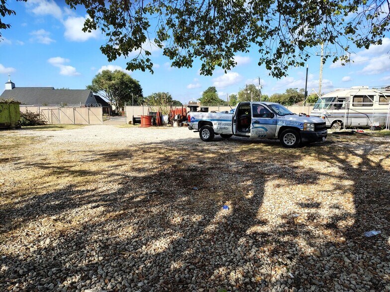 More Photos Of 11211 Kitty Brook Dr, Houston Land For Lease