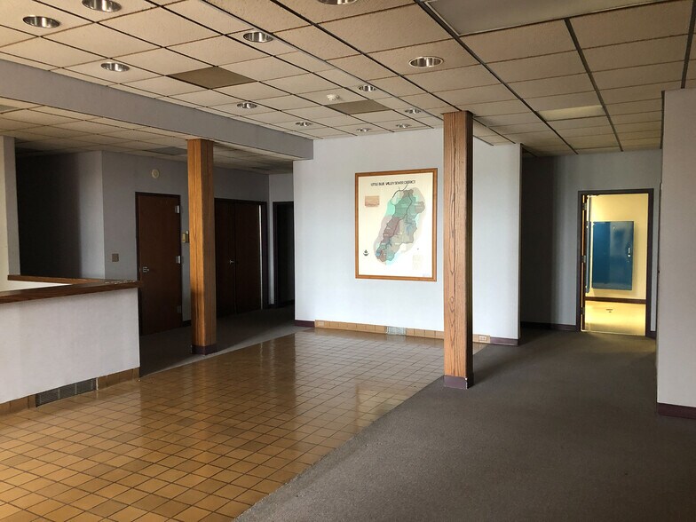 More Photos Of 21101 E State Route 78, Independence Light Distribution For Lease