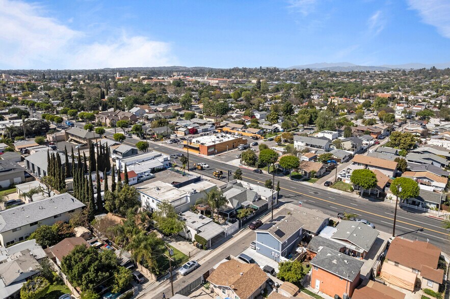 More Photos Of 906 E Commonwealth Ave, Fullerton Storefront For Sale