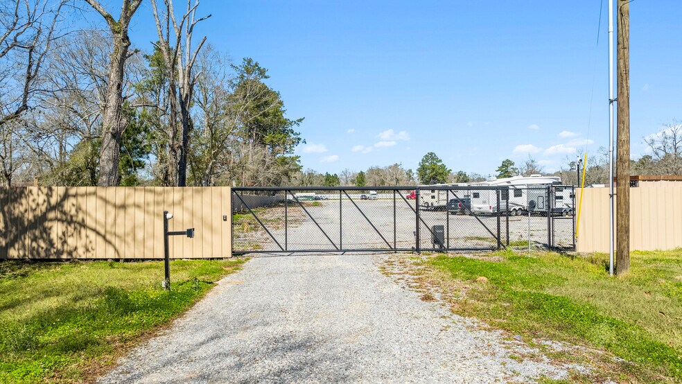 More Photos Of 15507 Hoffman rd, Ponchatoula Parking Lot For Sale
