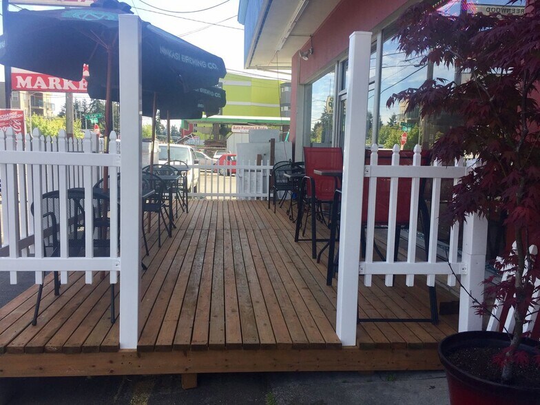 More Photos Of 14401 Greenwood Ave N, Seattle Freestanding For Sale