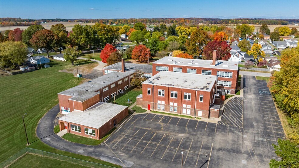 More Photos Of 709 Deacon St, Hebron Schools For Lease