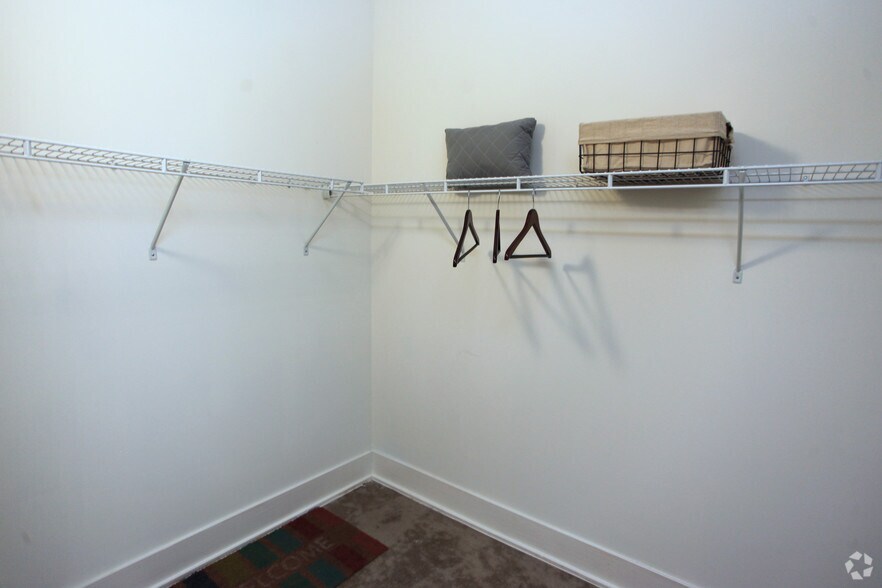 More Photos Of 575 E 4th St, Winston-Salem Apartments For Lease