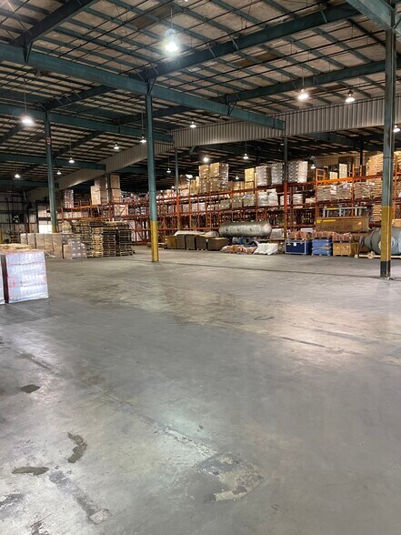 More Photos Of 10058 Airline Hwy, Saint Rose Warehouse For Lease